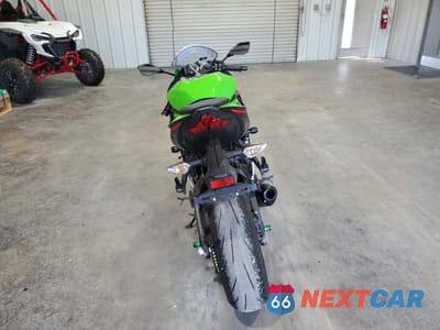 Czwarte zdjęcie samochodu z boku: 2022 KAWASAKI ZX636 K VIN:JKBZXJG1XNA020397 - miniatura