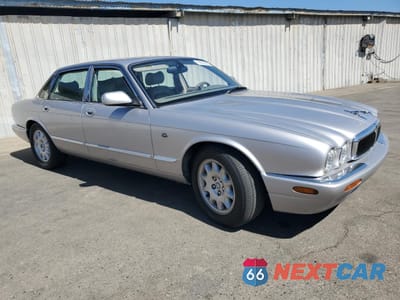 Czwarte zdjęcie samochodu z boku: 2001 JAGUAR XJ8 VIN:SAJDA14C01LF25878 - miniatura