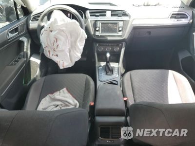 Zdjęcie 8 z 16 samochodu: 2018 VOLKSWAGEN TIGUAN S VIN:3VV1B7AX7JM119408 - miniatura