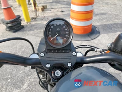 Zdjęcie 7 z 8 samochodu: 2022 HARLEY-DAVIDSON XL883 N VIN:1HD4LE212NB402480 - miniatura