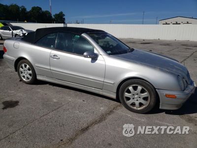 Czwarte zdjęcie samochodu z boku: 2001 MERCEDES-BENZ CLK 320 VIN:WDBLK65G01T076445 - miniatura