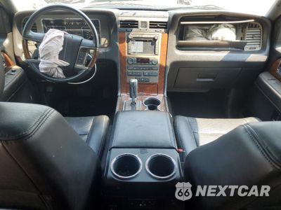 Zdjęcie 8 z 15 samochodu: 2013 LINCOLN NAVIGATOR L VIN:5LMJJ3J54DEL03457 - miniatura