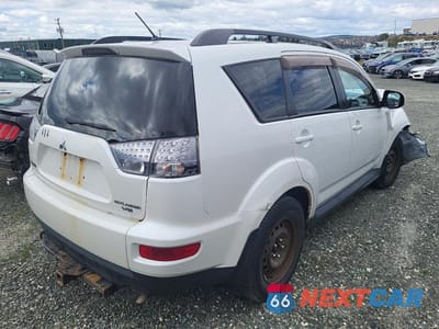 Trzecie zdjęcie samochodu z tyłu: 2010 MITSUBISHI OUTLANDER XLS VIN:JA4JT3AX1AZ601711 - miniatura