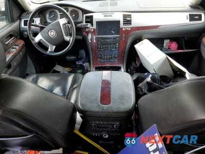 Zdjęcie 8 z 13 samochodu: 2010 CADILLAC ESCALADE ESV VIN:1GYUKGEF4AR244839 - miniatura