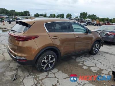 Trzecie zdjęcie samochodu z tyłu: 2020 KIA SPORTAGE LX VIN:KNDPMCACXL7789539 - miniatura