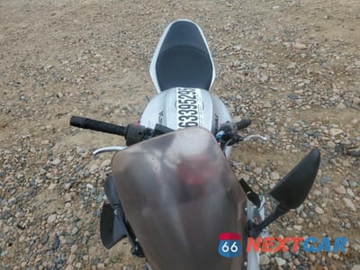 Piąte zdjęcie samochodu w środku: 2006 KAWASAKI EX650 A6F VIN:JKAEXEA156A003415 - miniatura