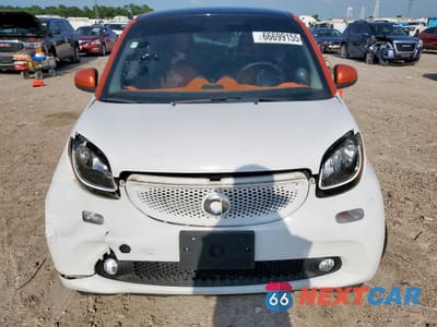 Piąte zdjęcie samochodu w środku: 2016 SMART FORTWO VIN:WMEFJ5DA8GK068747 - miniatura