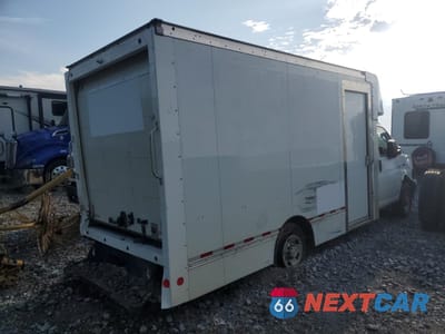 Trzecie zdjęcie samochodu z tyłu: 2023 CHEVROLET EXPRESS G3500 VIN:1GB0GSF76P1236558 - miniatura