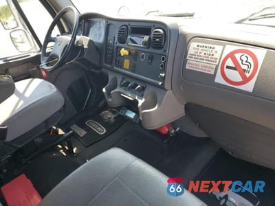 Zdjęcie 8 z 13 samochodu: 2019 FREIGHTLINER M2 106 MED - TRUCKS REFRIGERATED BOX TRUCK VIN:3ALACWFE7KDKA9666 - miniatura