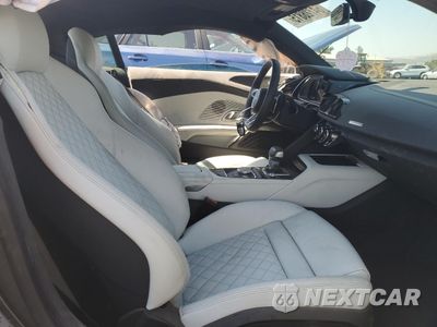Zdjęcie 7 z 12 samochodu: 2021 AUDI R8 VIN:WUAKBAFX5M7901345 - miniatura