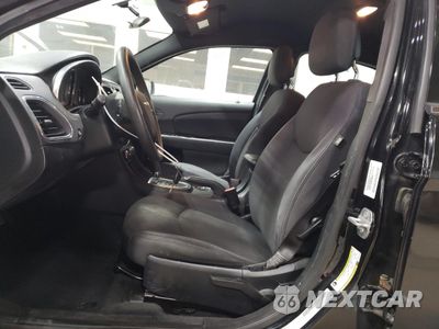 Zdjęcie 7 z 14 samochodu: 2013 CHRYSLER 200 LX VIN:1C3CCBAB2DN767488 - miniatura