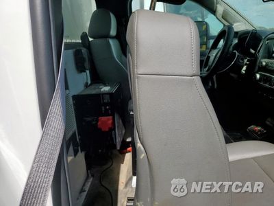 Zdjęcie 10 z 12 samochodu: 2015 CHEVROLET SILVERADO C3500 VIN:1GB3CYCG9FZ123137 - miniatura