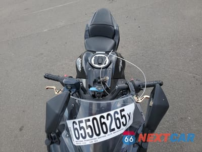 Piąte zdjęcie samochodu w środku: 2017 KAWASAKI EX650 F VIN:JKAEXEK17HDA01782 - miniatura