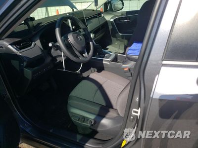 Zdjęcie 7 z 14 samochodu: 2024 TOYOTA RAV4 XLE VIN:JTMRWRFV4RD237142 - miniatura