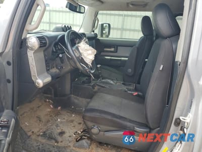 Zdjęcie 7 z 13 samochodu: 2014 TOYOTA FJ CRUISER VIN:JTEBU4BF3EK183441 - miniatura