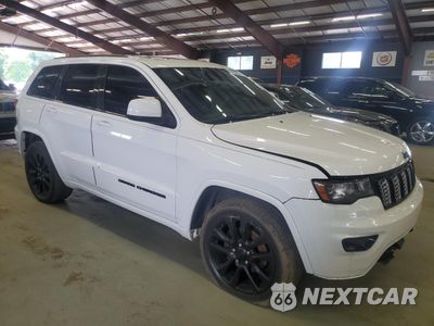 Czwarte zdjęcie samochodu z boku: 2017 JEEP GRAND CHEROKEE SRT-8 VIN:1C4RJFDJ1HC728172 - miniatura