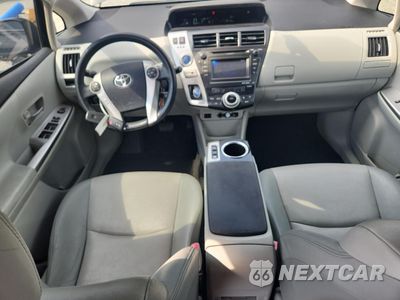 Zdjęcie 8 z 12 samochodu: 2013 TOYOTA PRIUS V VIN:JTDZN3EU2D3216149 - miniatura