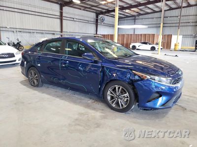 Czwarte zdjęcie samochodu z boku: 2022 KIA FORTE FE VIN:3KPF24AD7NE419149 - miniatura