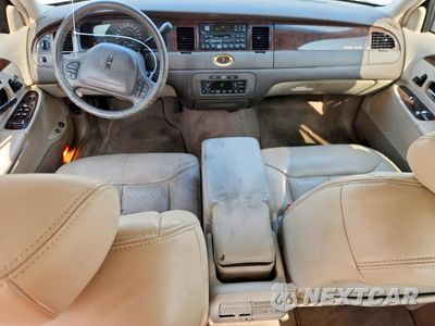 Zdjęcie 8 z 12 samochodu: 1999 LINCOLN TOWN CAR CARTIER VIN:1LNHM83W0XY607285 - miniatura