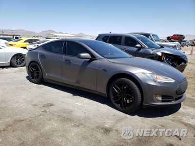 Czwarte zdjęcie samochodu z boku: 2016 TESLA MODEL S VIN:5YJSA1E4XGF121864 - miniatura