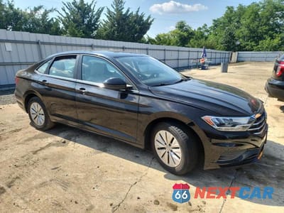 Czwarte zdjęcie samochodu z boku: 2019 VOLKSWAGEN JETTA S VIN:3VWC57BU0KM061126 - miniatura