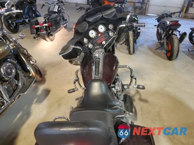 Zdjęcie 6 z 9 samochodu: 2007 HARLEY-DAVIDSON FLHX VIN:1HD1KB4137Y615455 - miniatura