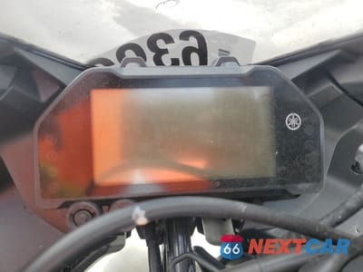 Zdjęcie 7 z 8 samochodu: 2024 YAMAHA YZFR3 A VIN:MH3RH18Y2RK017868 - miniatura
