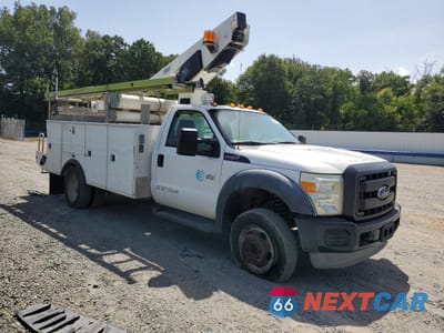 Czwarte zdjęcie samochodu z boku: 2013 FORD F450 SUPER DUTY VIN:1FDUF4GY3DEA87402 - miniatura
