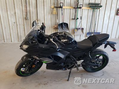 Trzecie zdjęcie samochodu z tyłu: 2019 KAWASAKI EX650 J VIN:JKAEXEJ10KDA03821 - miniatura