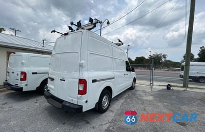 Czwarte zdjęcie samochodu z boku: 2016 NISSAN NV 2500 S VIN:1N6BF0LYXGN806124 - miniatura