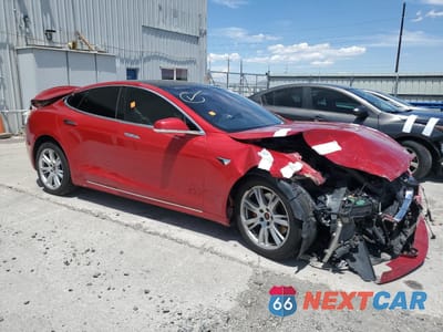 Czwarte zdjęcie samochodu z boku: 2020 TESLA MODEL S VIN:5YJSA1E43LF382585 - miniatura