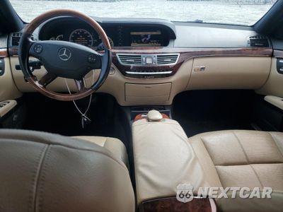 Zdjęcie 8 z 14 samochodu: 2009 MERCEDES-BENZ S 550 4MATIC VIN:WDDNG86X59A252022 - miniatura