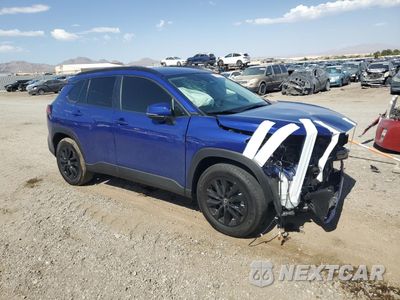 Czwarte zdjęcie samochodu z boku: 2024 TOYOTA COROLLA CROSS LE VIN:7MUCAAAG7RV087181 - miniatura