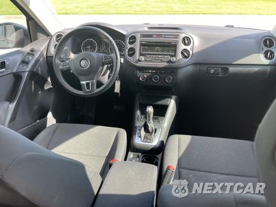 Zdjęcie 9 z 10 samochodu: 2013 VOLKSWAGEN TIGUAN S VIN:WVGAV3AX8DW625313 - miniatura