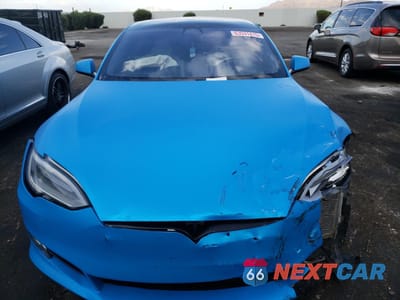 Piąte zdjęcie samochodu w środku: 2019 TESLA MODEL S VIN:5YJSA1E47KF331329 - miniatura