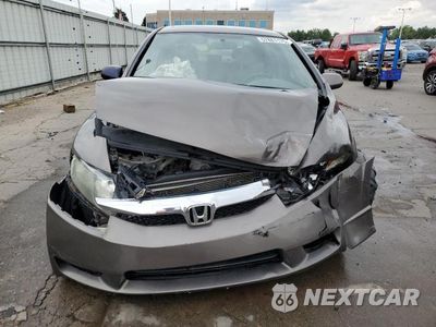 Piąte zdjęcie samochodu w środku: 2010 HONDA CIVIC LX VIN:19XFA1F50AE063043 - miniatura