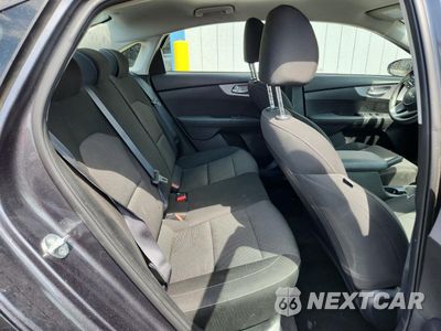 Zdjęcie 10 z 13 samochodu: 2023 KIA FORTE LX VIN:3KPF24AD3PE668812 - miniatura