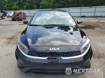 Piąte zdjęcie samochodu w środku: 2023 KIA FORTE LX VIN:3KPF24AD5PE564502 - miniatura