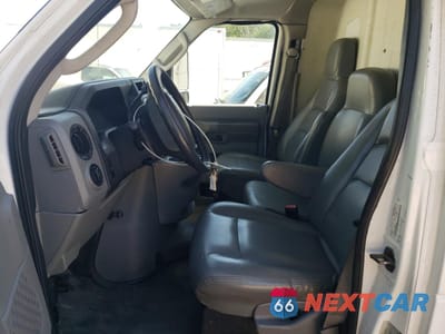 Zdjęcie 7 z 13 samochodu: 2009 FORD ECONOLINE E450 SUPER DUTY CUTAWAY VAN VIN:1FDXE45SX9DA08206 - miniatura