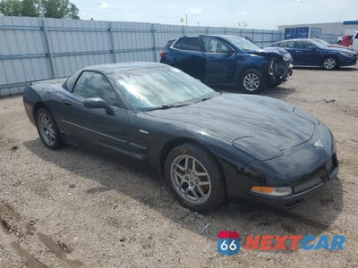 Czwarte zdjęcie samochodu z boku: 2003 CHEVROLET CORVETTE Z06 VIN:1G1YY12S135100852 - miniatura