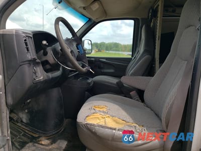Zdjęcie 7 z 13 samochodu: 2003 CHEVROLET EXPRESS G2500 VIN:1GCGG29U131203862 - miniatura