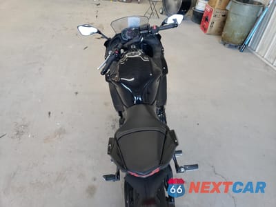Zdjęcie 6 z 10 samochodu: 2019 KAWASAKI EX650 J VIN:JKAEXEJ10KDA03821 - miniatura