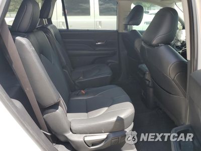 Zdjęcie 11 z 14 samochodu: 2024 TOYOTA GRAND HIGHLANDER XLE VIN:5TDAAAB51RS013172 - miniatura