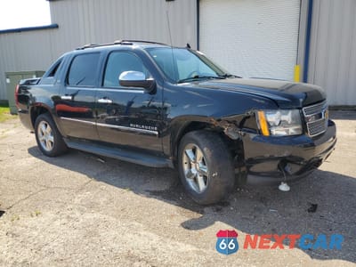 Czwarte zdjęcie samochodu z boku: 2012 CHEVROLET AVALANCHE LTZ VIN:3GNTKGE73CG171869 - miniatura
