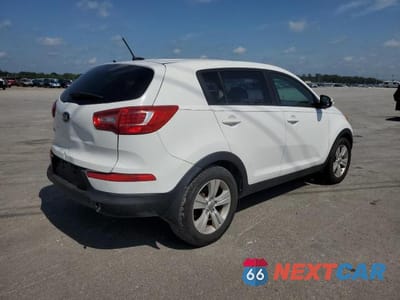 Trzecie zdjęcie samochodu z tyłu: 2013 KIA SPORTAGE BASE VIN:KNDPB3A27D7366562 - miniatura