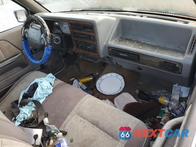 Zdjęcie 8 z 13 samochodu: 1996 DODGE DAKOTA VIN:1B7FL26X1TS555646 - miniatura