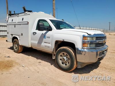 Czwarte zdjęcie samochodu z boku: 2015 CHEVROLET SILVERADO C3500 VIN:1GB3CYCG8FZ504624 - miniatura