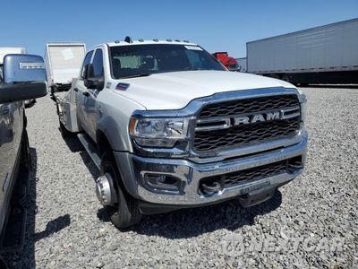 Czwarte zdjęcie samochodu z boku: 2023 RAM 5500 VIN:3C7WRMFL6PG527672 - miniatura
