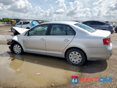 Drugie zdjęcie samochodu z przodu: 2005 VOLKSWAGEN NEW JETTA VALUE VIN:3VWPF71K55M613299 - miniatura