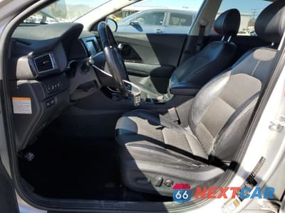 Zdjęcie 7 z 13 samochodu: 2017 KIA NIRO EX VIN:KNDCC3LC8H5053300 - miniatura